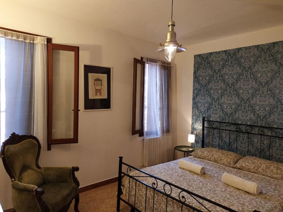 Hotel Two Steps From Rialto Venezia Esterno foto