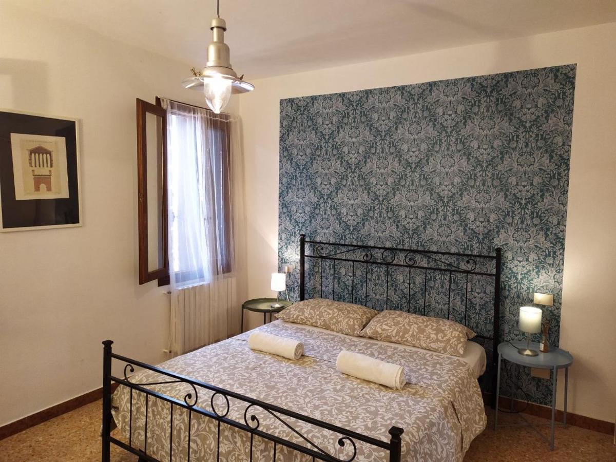 Hotel Two Steps From Rialto Venezia Esterno foto