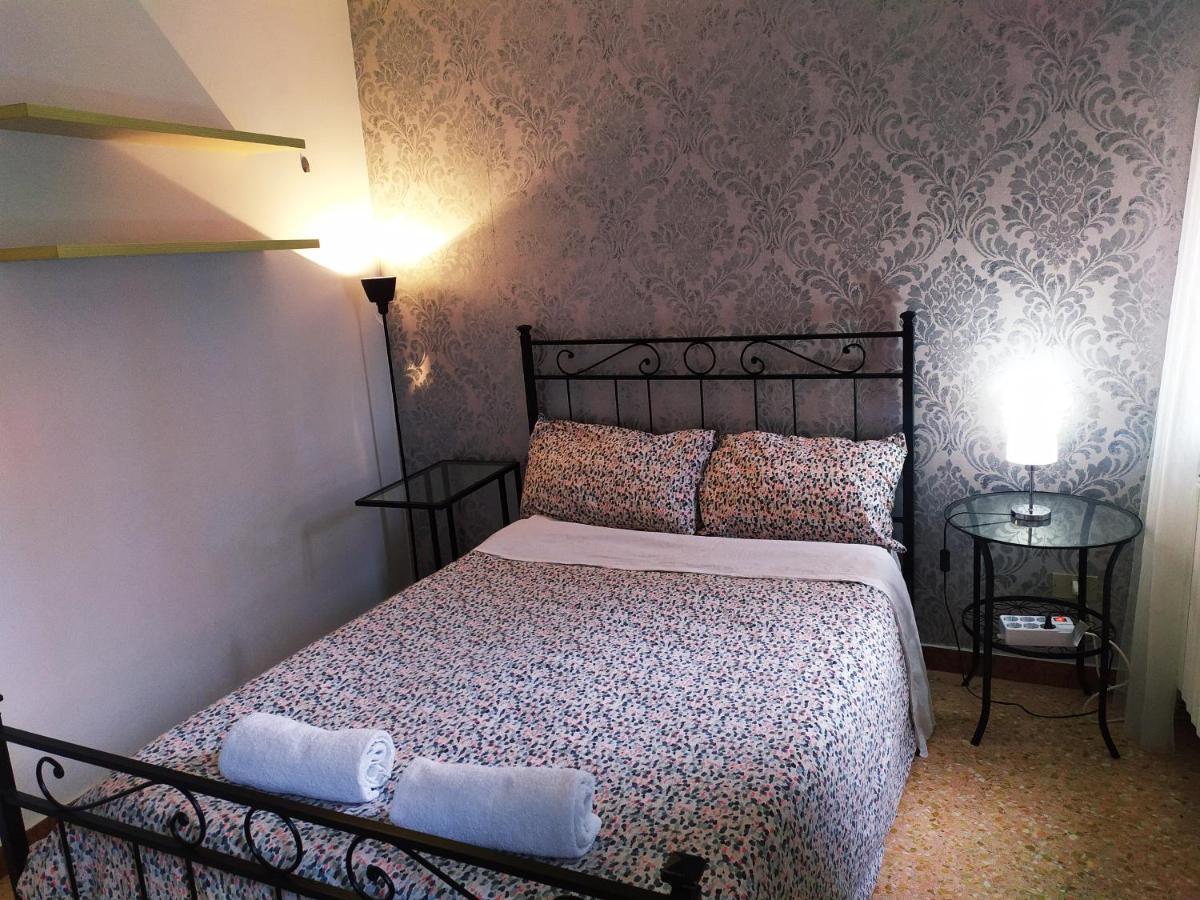 Hotel Two Steps From Rialto Venezia Esterno foto
