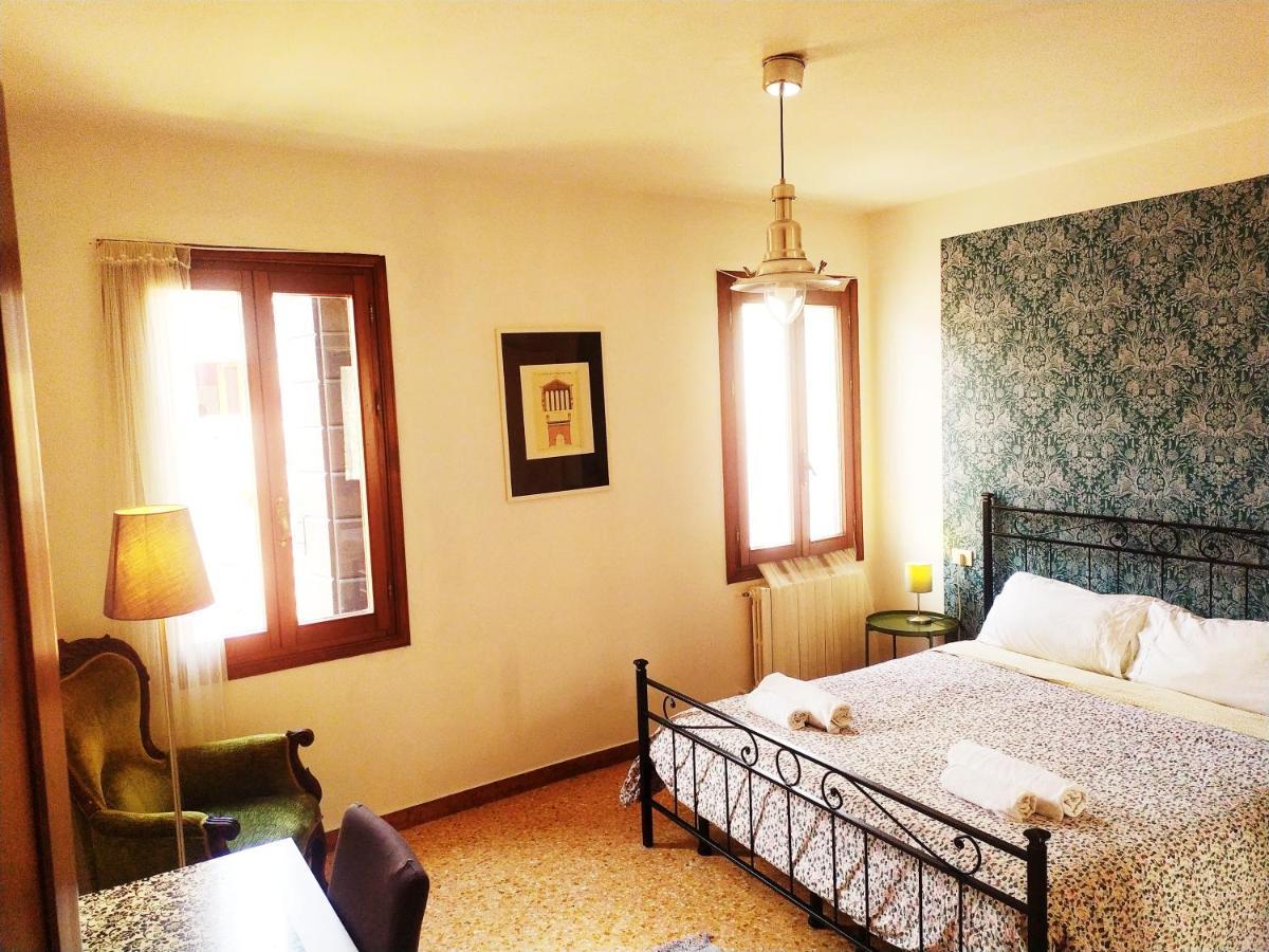 Hotel Two Steps From Rialto Venezia Esterno foto