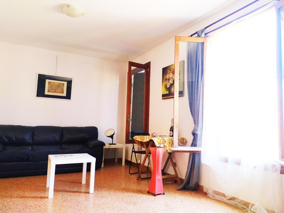 Hotel Two Steps From Rialto Venezia Esterno foto