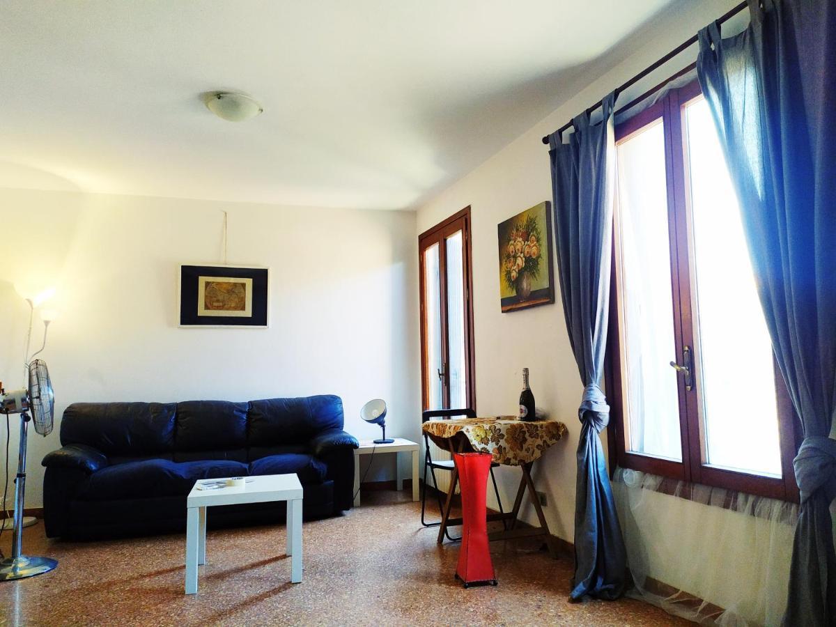 Hotel Two Steps From Rialto Venezia Esterno foto