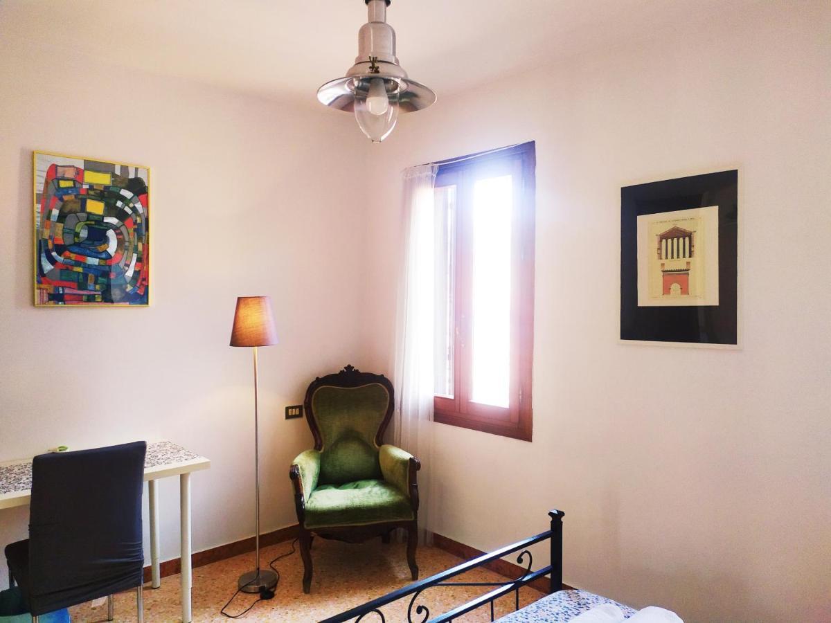Hotel Two Steps From Rialto Venezia Esterno foto