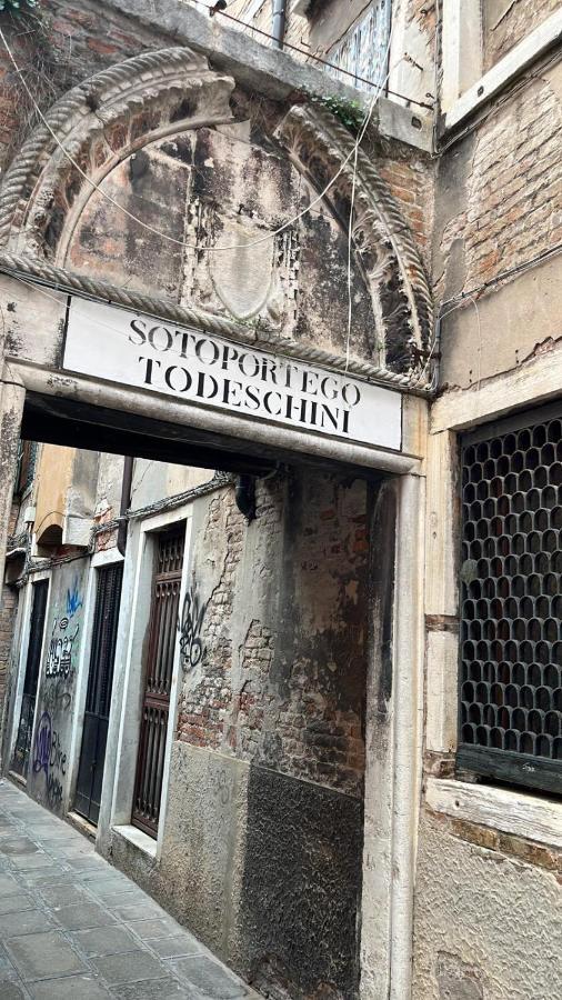 Hotel Two Steps From Rialto Venezia Esterno foto