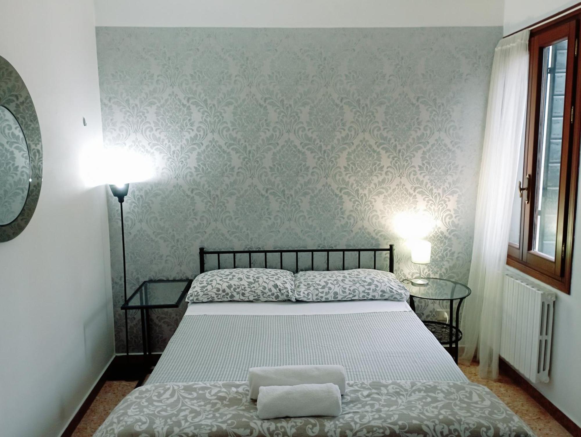 Hotel Two Steps From Rialto Venezia Esterno foto